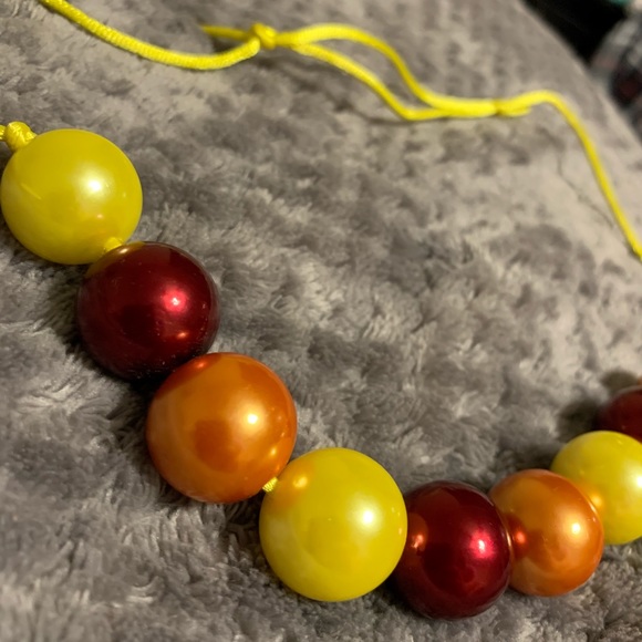 Bubble gum necklace - Picture 2 of 2